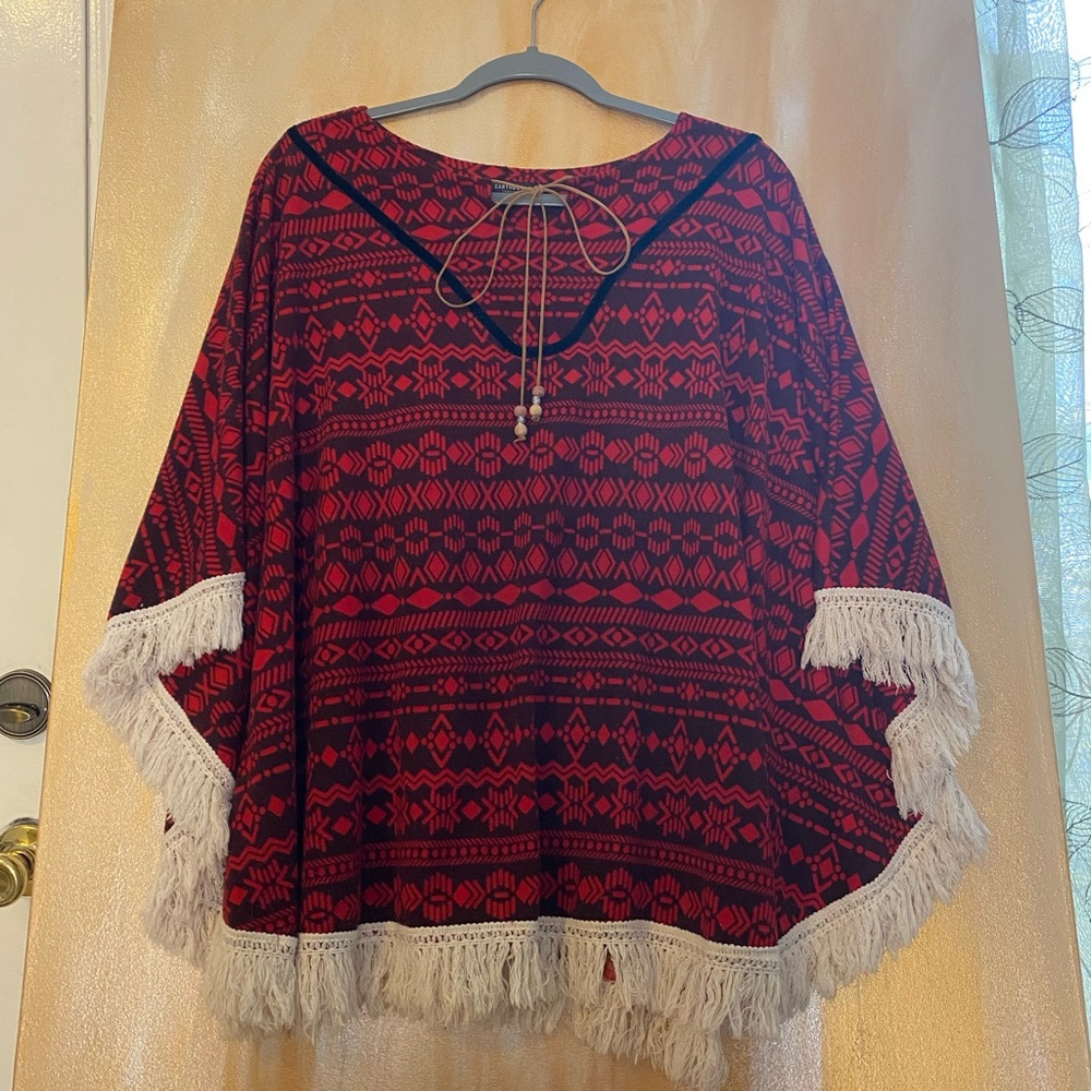 EARTHBOUND cozy fringe poncho ‘one size fits all’